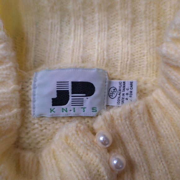 Vtg JP Knits Light Yellow Knitted Sweater Top W/ Faux Peal Buttons Size 22/24... - Picture 8 of 8